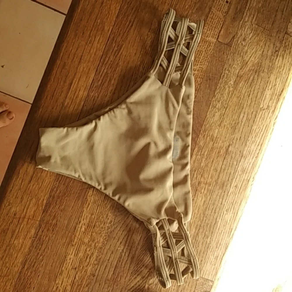 Green Benoa swim